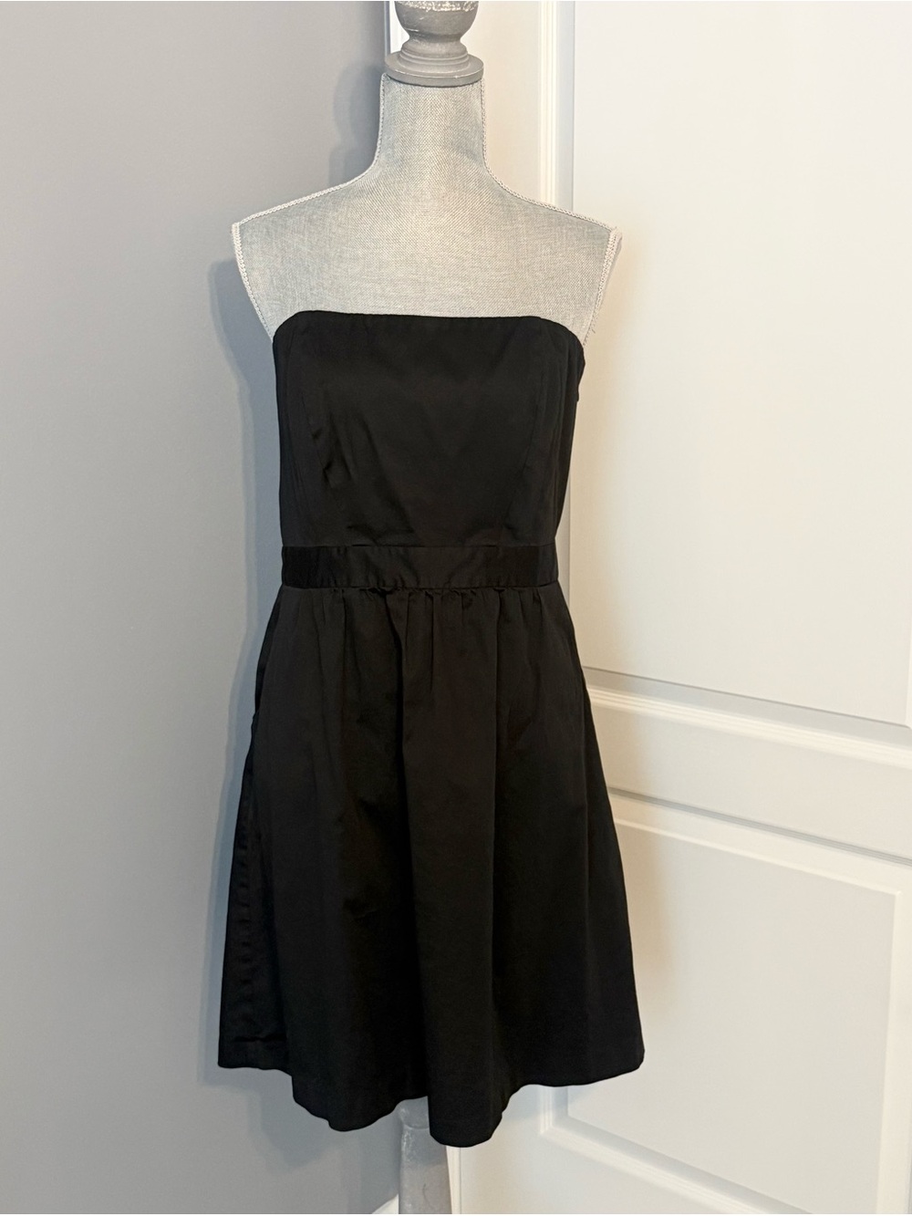 The Limited Black Strapless Fit & Flare Knee Length Dress with Pockets, sz 14
